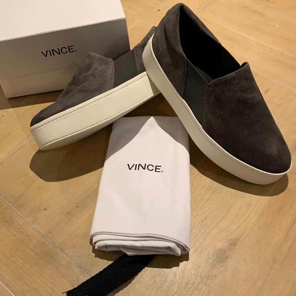 VINCE SUEDE SNEAKER